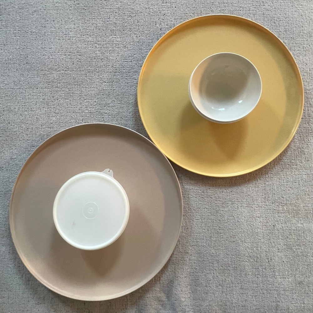 Vintage Tupperware Chip Dip-N-Serve Set 2 Trays Harvest Gold Almond Tan 492-5